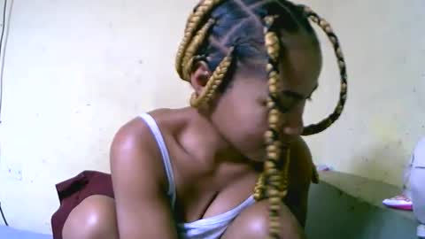 Snapshot of vanah344375 chatting on October 19, 12:48 am vanah344375 online show from October 19, 12:48 am