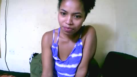 Snapshot of vanah344375 chatting on October 7, 5:25 am vanah344375 online show from October 7, 5:25 am