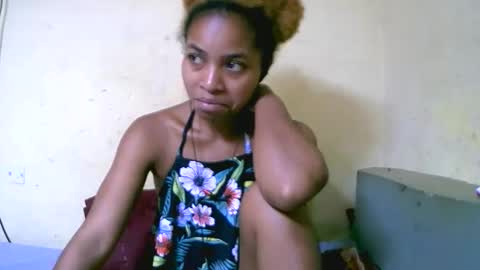 Snapshot of vanah344375 chatting on October 17, 6:45 pm vanah344375 online show from October 17, 6:45 pm