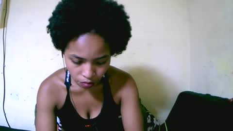 Snapshot of vanah344375 chatting on October 3, 8:39 pm vanah344375 online show from October 3, 8:39 pm