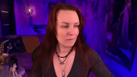 Snapshot of vandarossi chatting on October 25, 6:24 am Vanda online show from October 25, 6:24 am