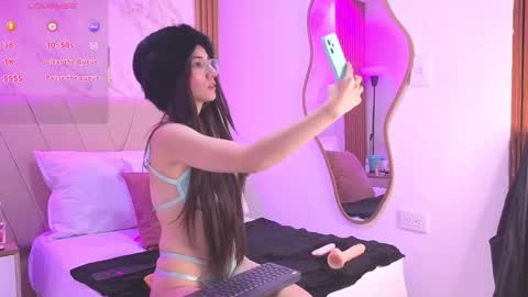 vane_coral online show from February 27, 12:09 pm