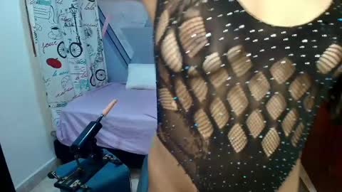 vane_latin18 online show from April 21, 8:16 pm