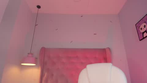 vanelope_evans_ online show from March 6, 1:54 pm