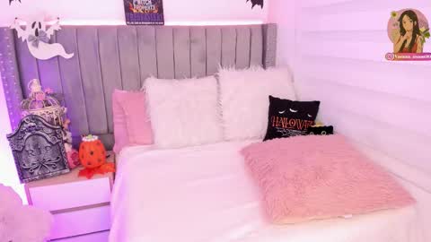 vanesa_moon_ online show from October 28, 12:33 am