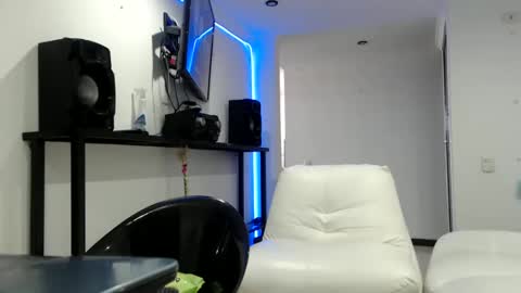 vanessa and samantha online show from January 15, 12:47 pm