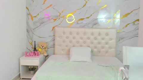 vanessa__castro online show from May 16, 10:36 am