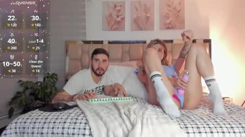 Vanessa  Please help me with your thumbs up its important  online show from March 11, 4:08 am