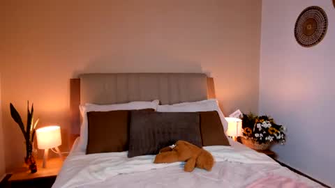 vanessa_foxyy online show from June 16, 2:26 am