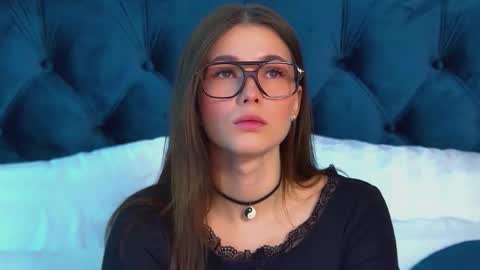 Vanessa online show from March 1, 6:39 am