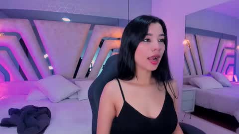 vanessaduval online show from November 4, 3:52 am