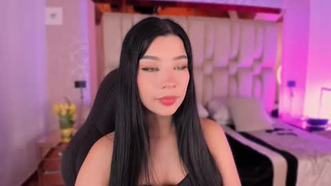 vanessaduval online show from September 11, 5:31 am