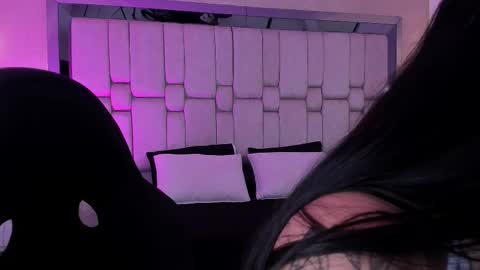 vanessaduval online show from March 4, 9:34 pm