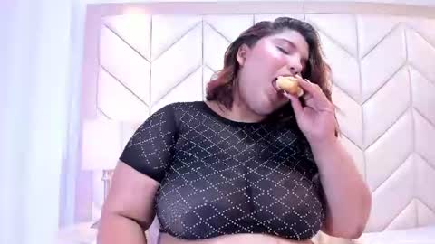 VANESSA LANZ online show from July 30, 2:18 pm