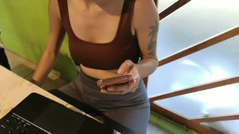 vanessapoetta online show from August 6, 12:47 pm