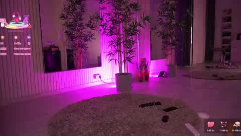 Snapshot of vanessasimon chatting on March 2, 12:22 pm Vanessa Simon online show from March 2, 12:22 pm