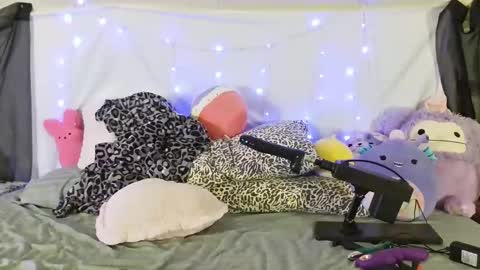 vanessaxovalentine online show from April 23, 2:52 am