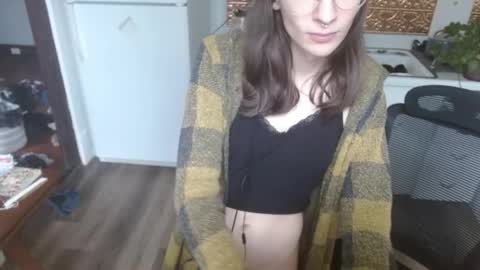 Lauren online show from April 30, 7:19 pm