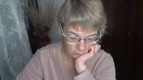 Vanillaxcreamy online show from November 19, 3:55 pm