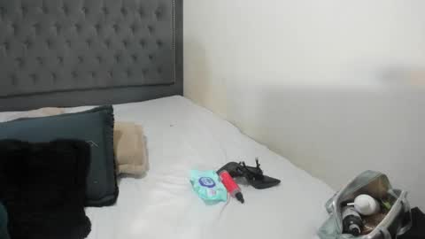Snapshot of vannsexporn chatting on September 12, 8:22 pm Vannesa online show from September 12, 8:22 pm
