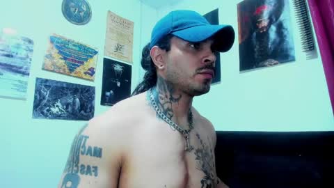 vanvelckan_ online show from June 7, 3:22 am