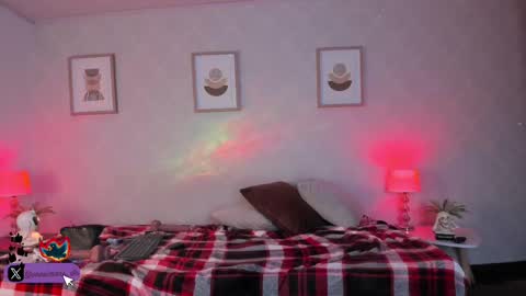 Vee Simons online show from September 12, 11:07 pm