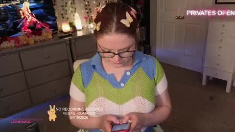 vegas_romance online show from April 20, 2:03 am