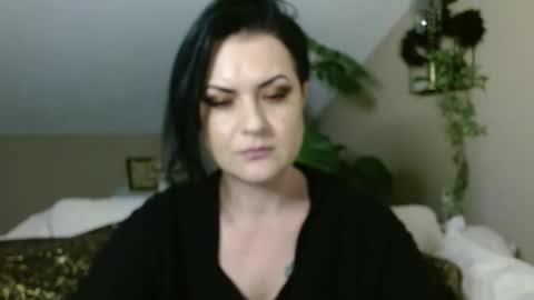 VeilRoom online show from February 17, 7:46 pm