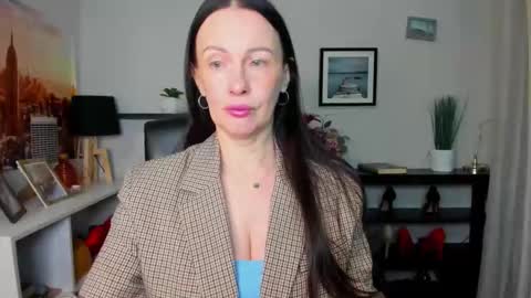 Jasmine online show from December 18, 6:52 am