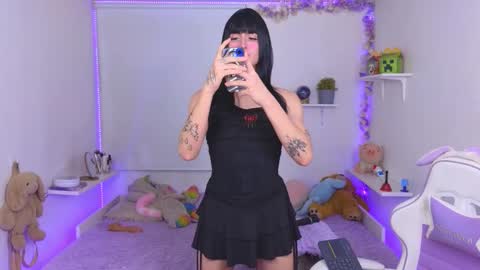 Snapshot of velvet_ludo chatting on October 22, 4:37 am Call me Ludo online show from October 22, 4:37 am