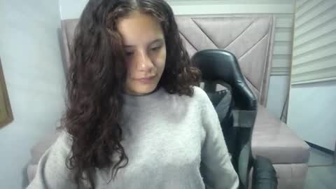 velvet_moon_v online show from October 7, 1:07 pm