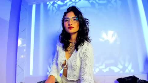 velvet  mystic online show from May 7, 9:43 pm