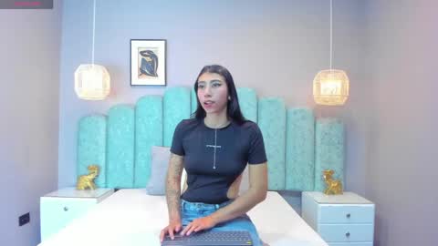 velvet_scarlet online show from April 9, 2:37 am