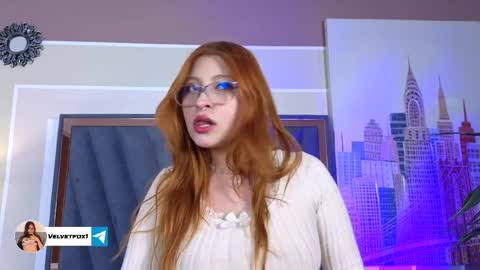 velvetfox_ online show from April 3, 8:16 pm