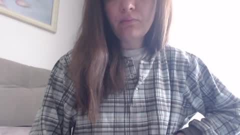 velvetmoon123 online show from April 4, 6:20 am