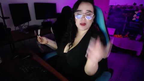 Snapshot of velvetoffice chatting on October 25, 4:13 am eri online show from October 25, 4:13 am