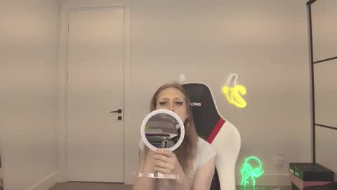 VelvetTGirl online show from February 20, 2:30 pm