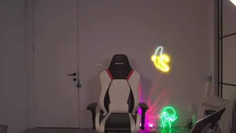 VelvetTGirl online show from April 11, 8:29 am