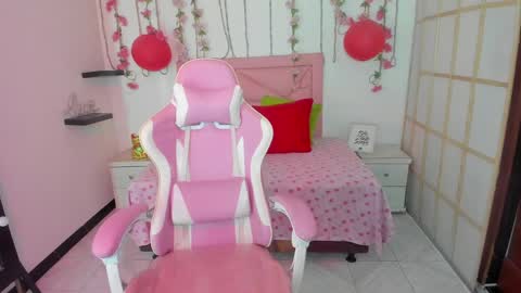 Mary online show from May 30, 12:47 pm