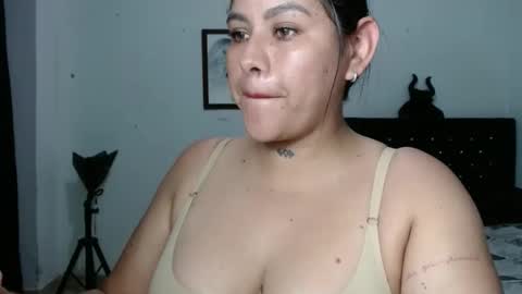 venus_menoza online show from November 4, 8:10 pm