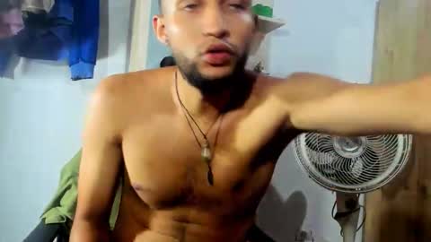 venus_saturno online show from December 16, 3:35 am