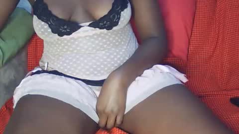 Snapshot of vera_bliss21 chatting on October 14, 8:28 am vera_bliss21 online show from October 14, 8:28 am