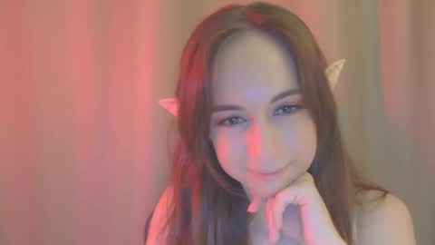 Una online show from September 9, 5:24 pm