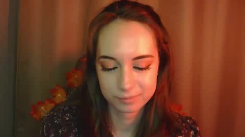 Una online show from November 12, 1:46 pm