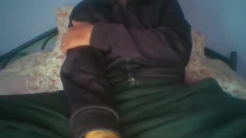 Snapshot of veramanx_x13 chatting on October 27, 3:01 pm veramanx_x13 online show from October 27, 3:01 pm