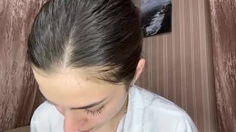 Ayla online show from April 23, 1:57 pm