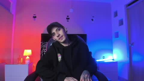 vergil_noir online show from May 5, 3:24 am