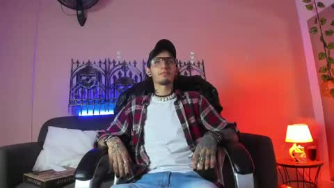 vergil_noir online show from May 26, 5:13 am