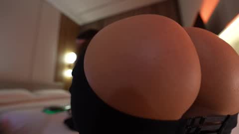 Veronica online show from December 14, 8:04 pm