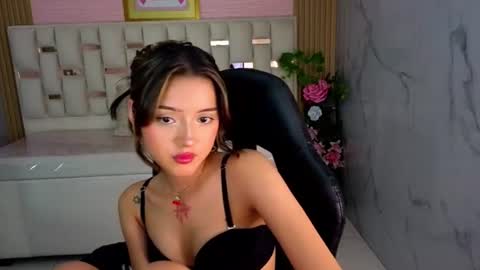 veronicaa_s online show from June 25, 8:03 pm
